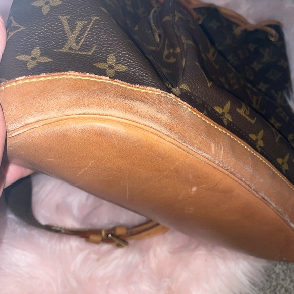 Louis Vuitton Montsouris MM Backpack - Picture 12 of 14